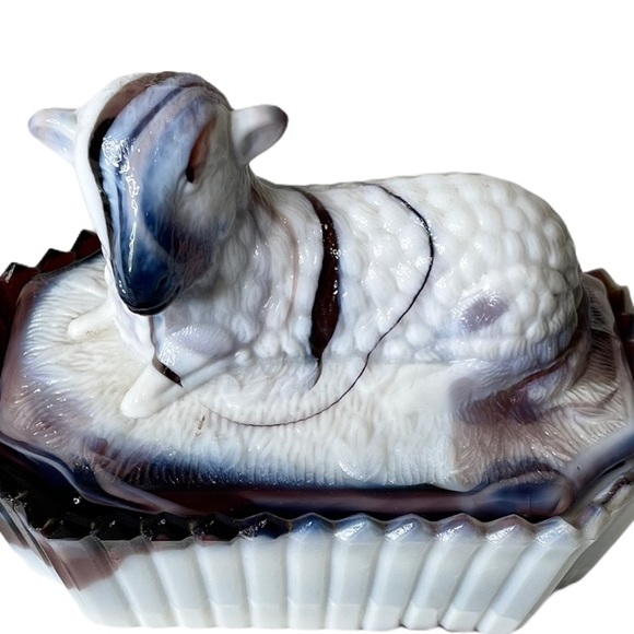 Westmoreland Purple Slag Glass Lamb Covered Dish - Picture 3 of 15